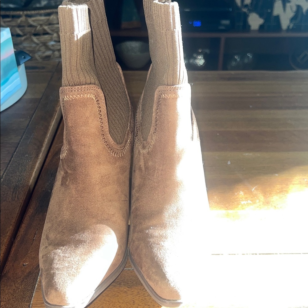Universal Thread Brown Ankle Boots - Picture 2 of 3